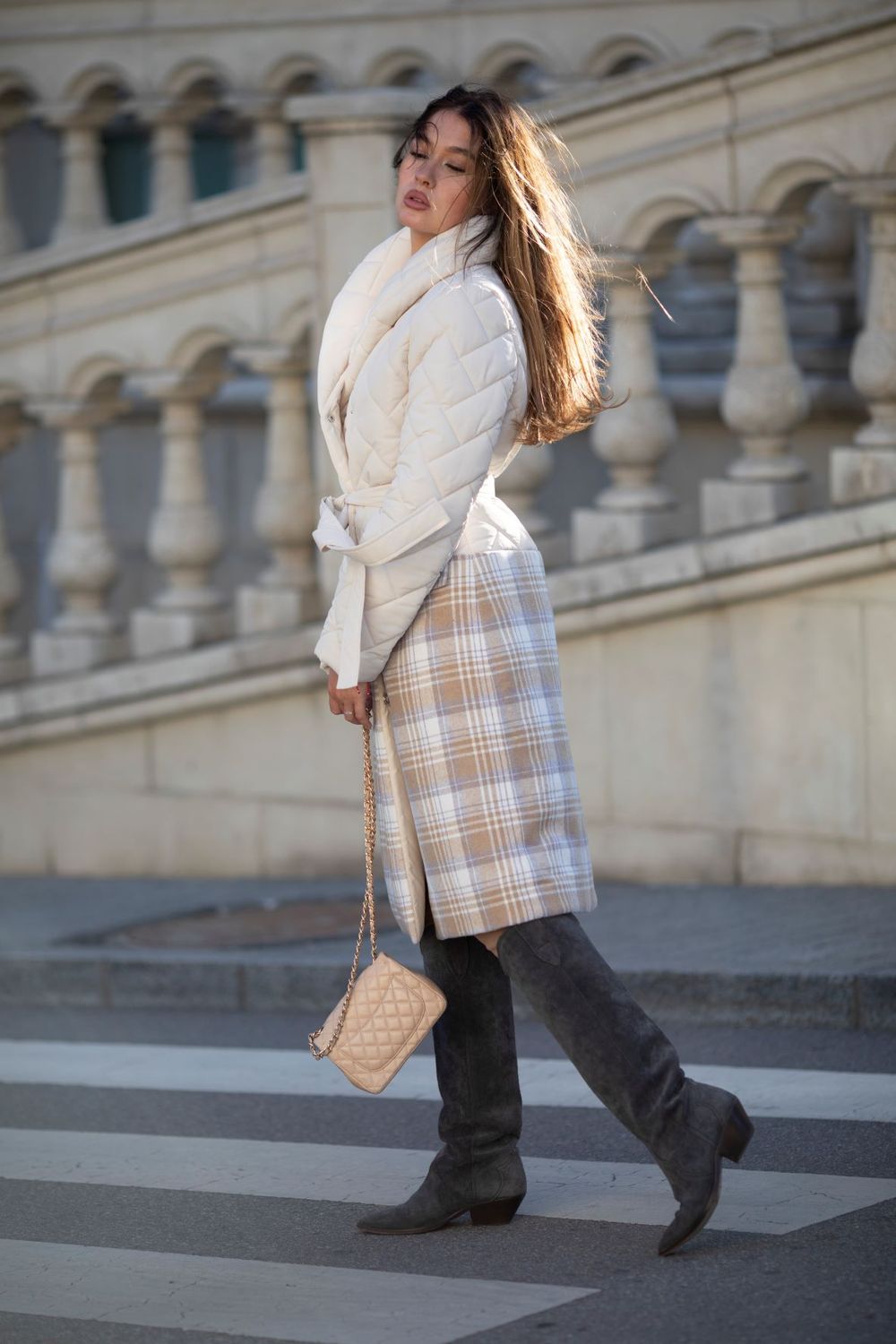 Quilted milk-colored coat in a checkered pattern